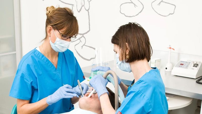 Dentist with nitrous oxide